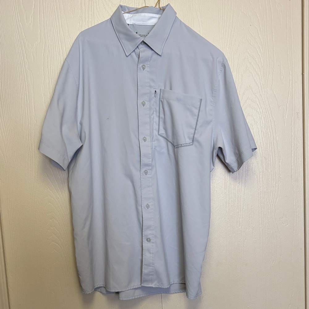 Under Armour Light Gray Short Sleeve Button Down Shirt size medium